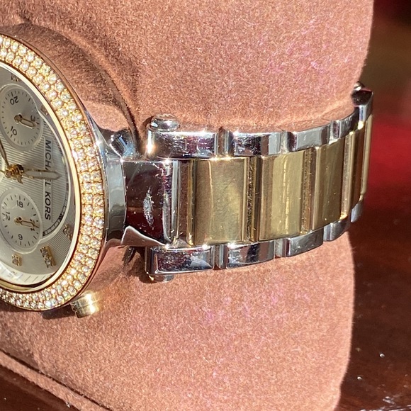 MICHAEL KORS
Parker Quartz White Dial Two Tone Bracelet Ladies Watch - Picture 6 of 11